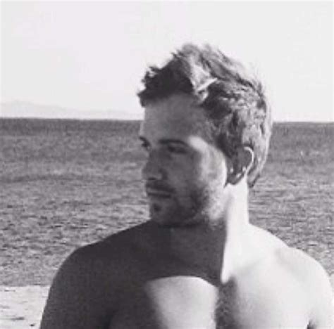 pablo alborn sin camiseta|Pablo Alborán enloquece Instagram con esta foto sin。